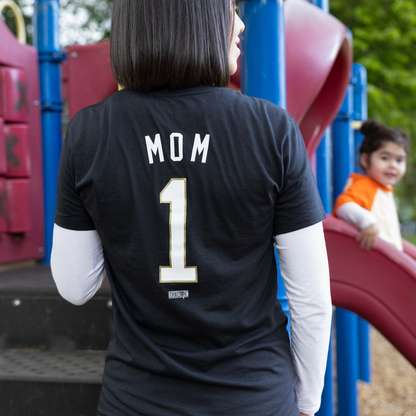 Mom's Number One - 女性用ウォームアップ T シャツ