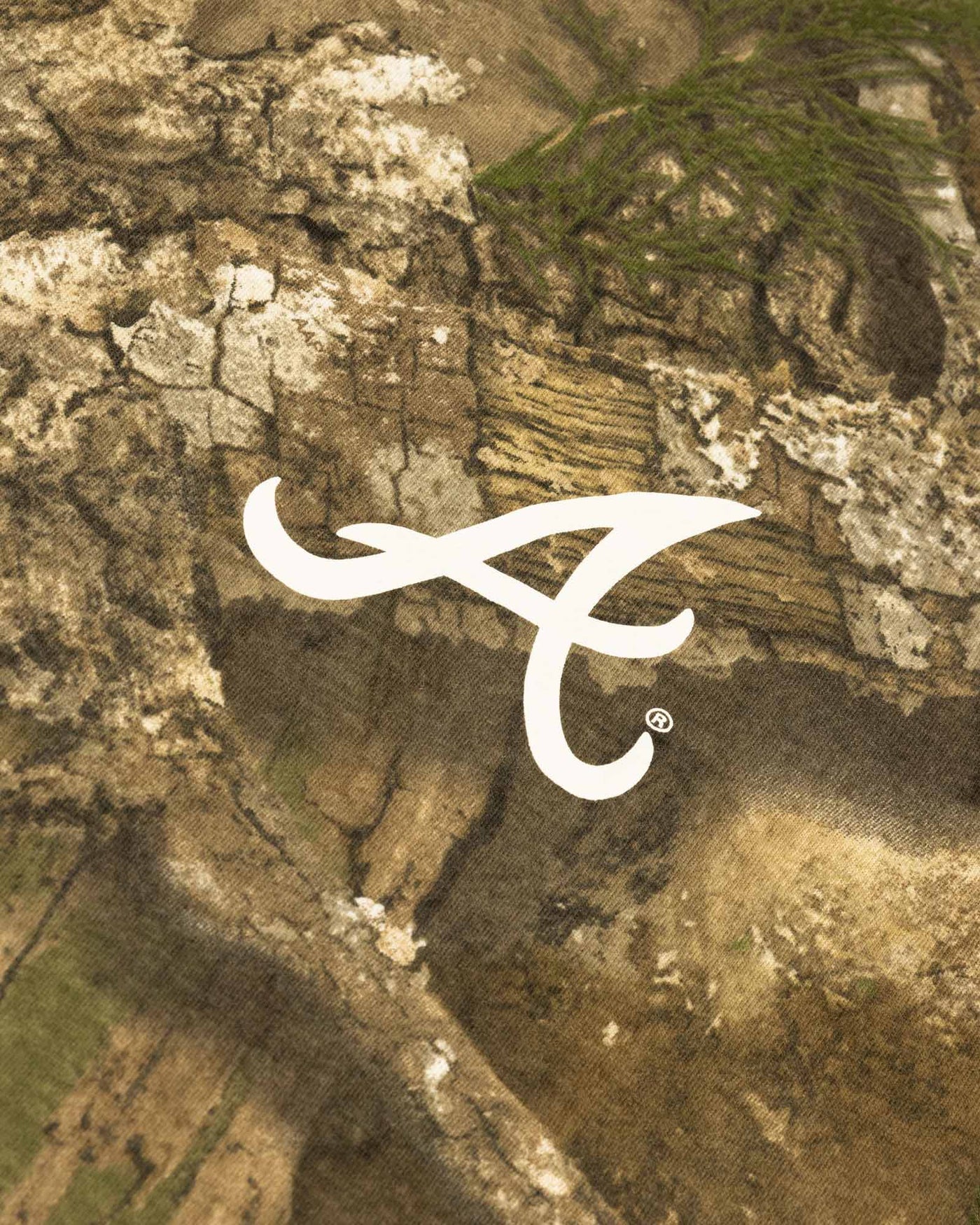 Realtree APX Youth T-Shirt - Atlanta Braves